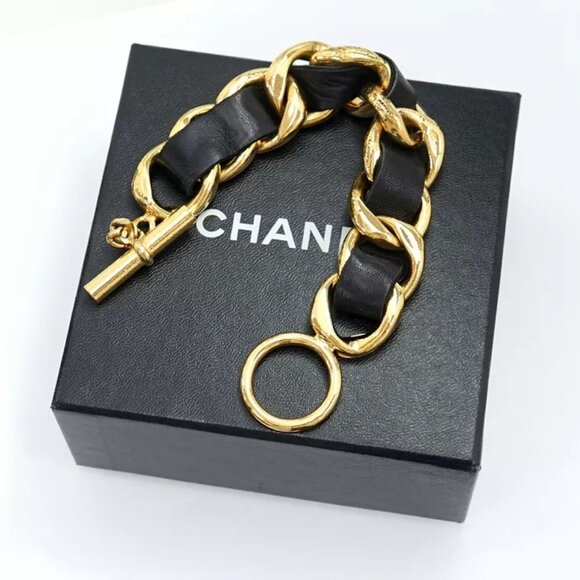 CHANEL CC Logo Toggle Black Leather Bracelet 7.8" Gold Tone 26 Auth w/Box l11417 - Picture 3 of 15